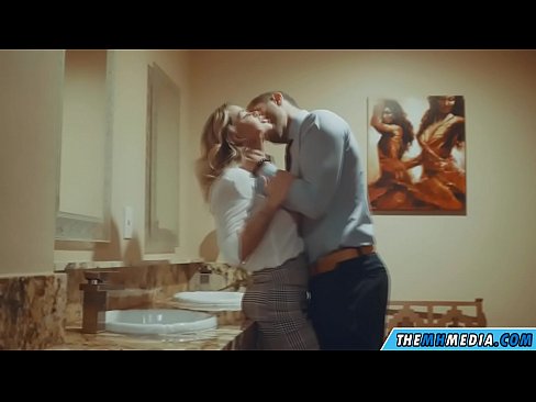 ❤️ Cum busty flava seducit in latrinae publicae Quality sex at porn la.sex78.ru